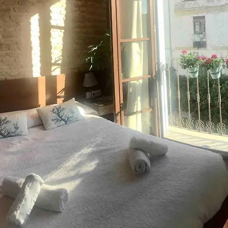 Casa De Diseno 200m Mezquita 2 & 2 Bathrooms Holiday home Cordoba