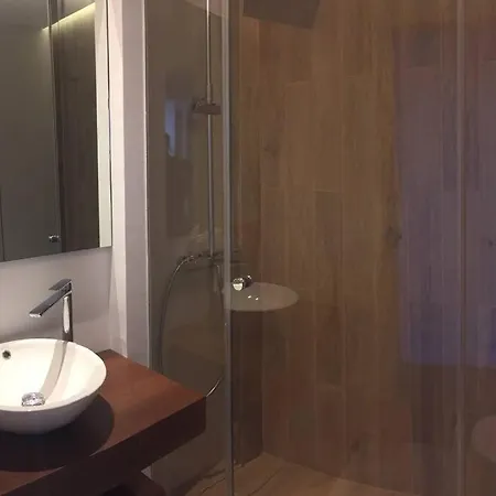 Ferienhaus Casa De Diseno 200m Mezquita 2 & 2 Bathrooms Córdoba