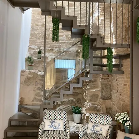 Ferienhaus Casa De Diseno 200m Mezquita 2 & 2 Bathrooms Córdoba